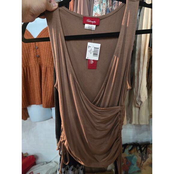 Brown tank - Picture 1 of 1